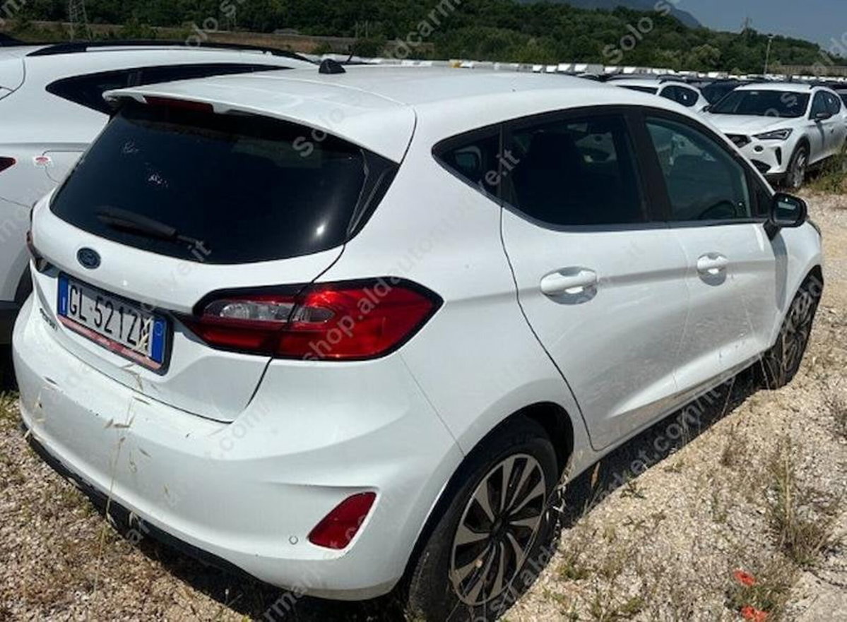 Ford Fiesta 1.1 75 CV 5 porte Titanium (2)