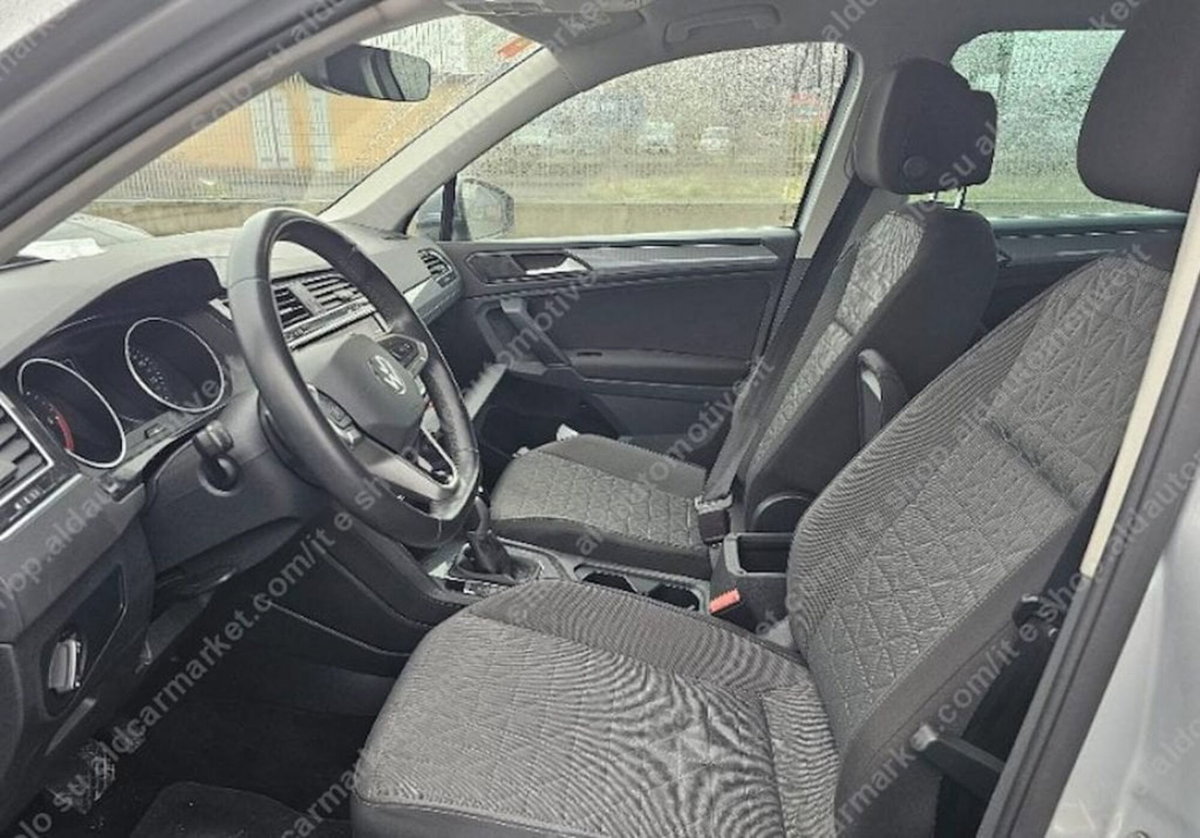 Volkswagen Tiguan 2.0 TDI 150 CV SCR DSG 4MOTION Life (2)