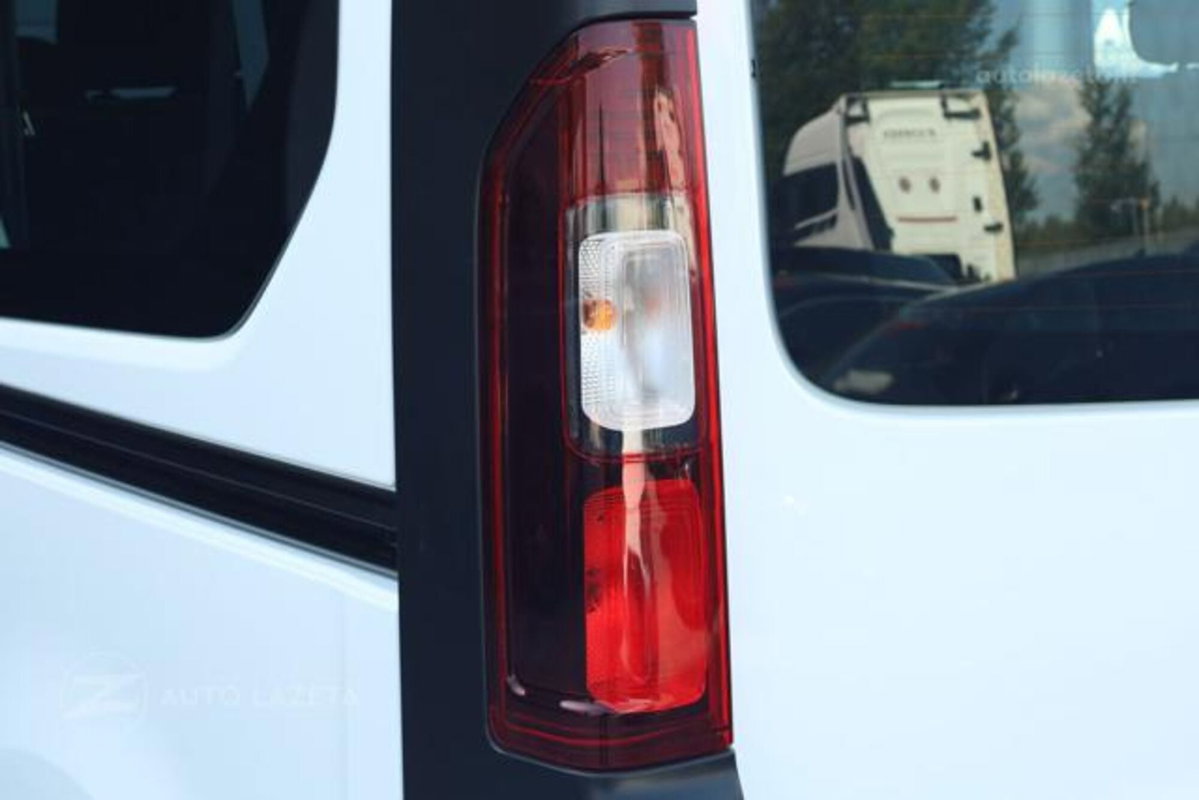 Nissan Primastar 2.0 dCi 110CV PC-TN Bus (15)