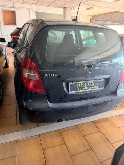Mercedes-Benz Classe A 180 AUTOMATIC (5)