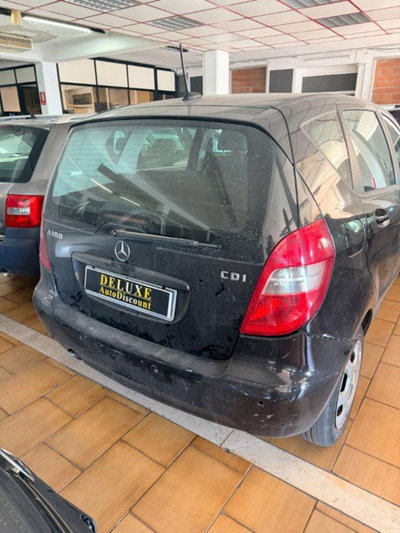 Mercedes-Benz Classe A 180 AUTOMATIC (6)