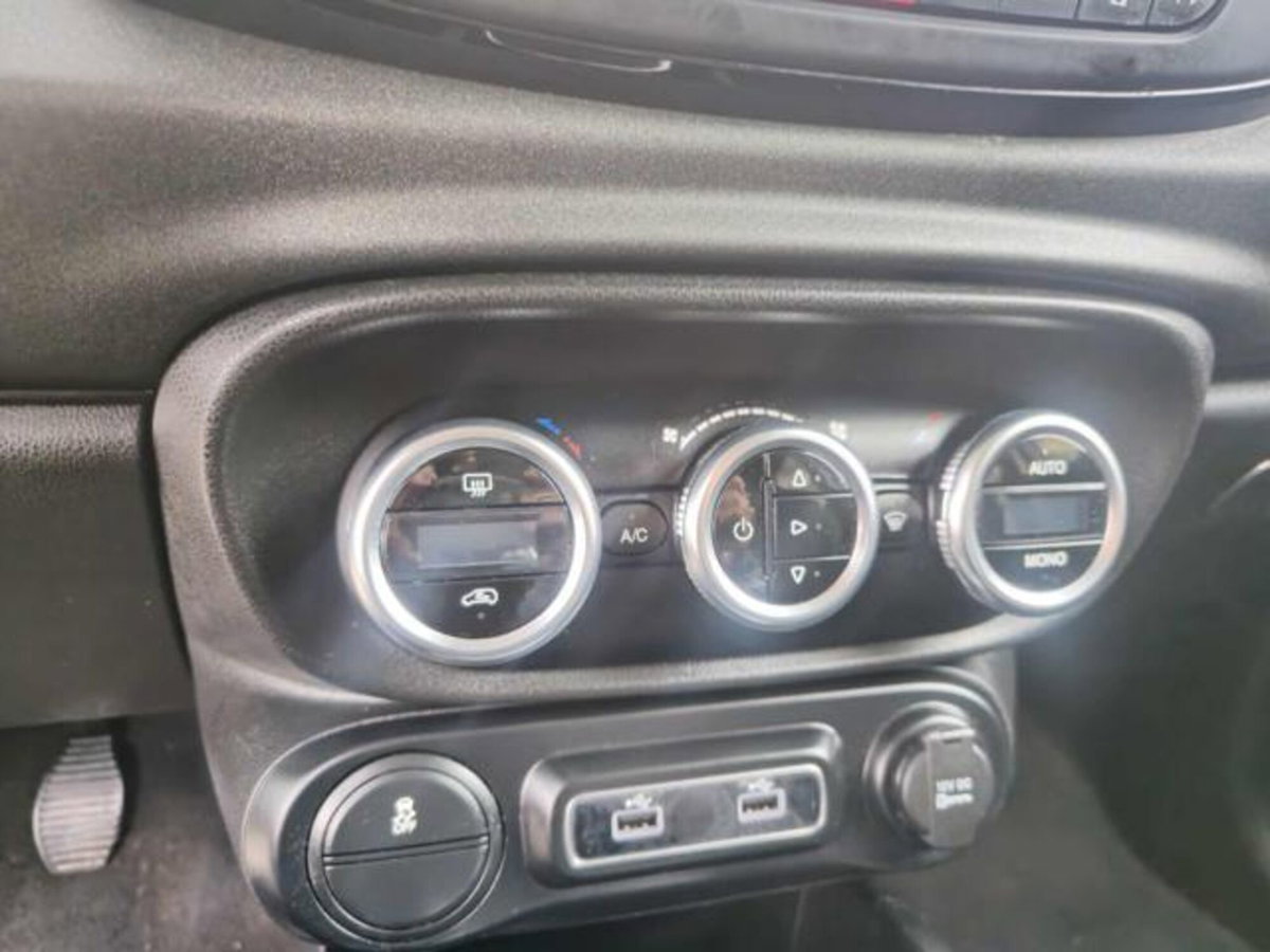 Fiat 500L 1.4 95 CV Cross (9)