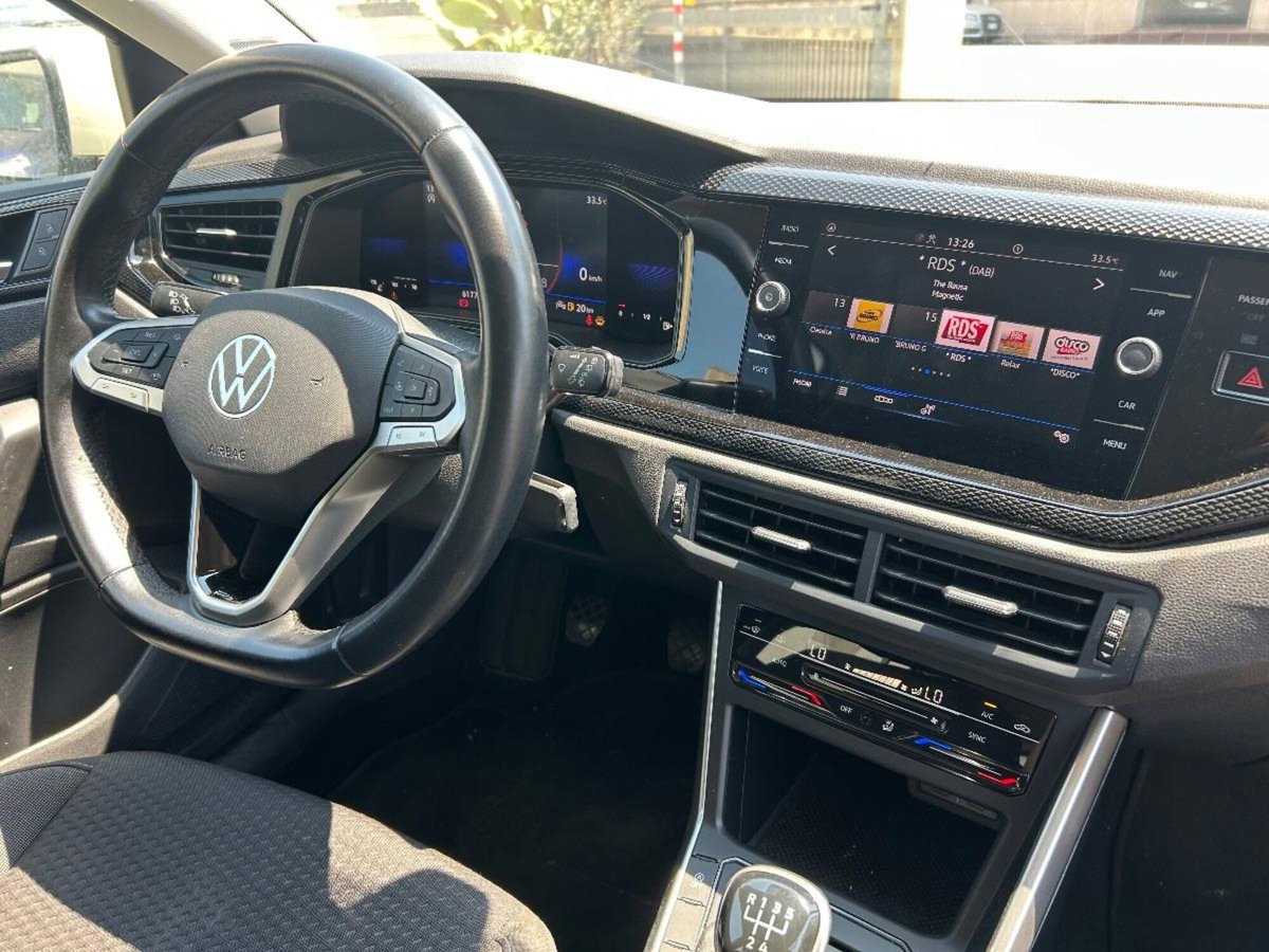 Volkswagen Polo 1.0 tsi Life 95cv (2)