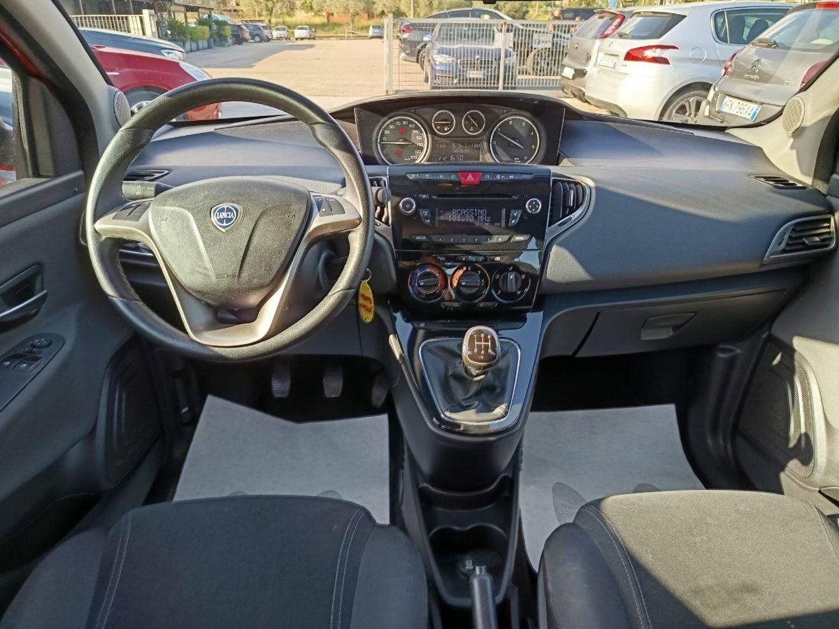 Lancia Ypsilon 1.3 MJT 16V 95 CV 5 porte S&S Platinum (13)