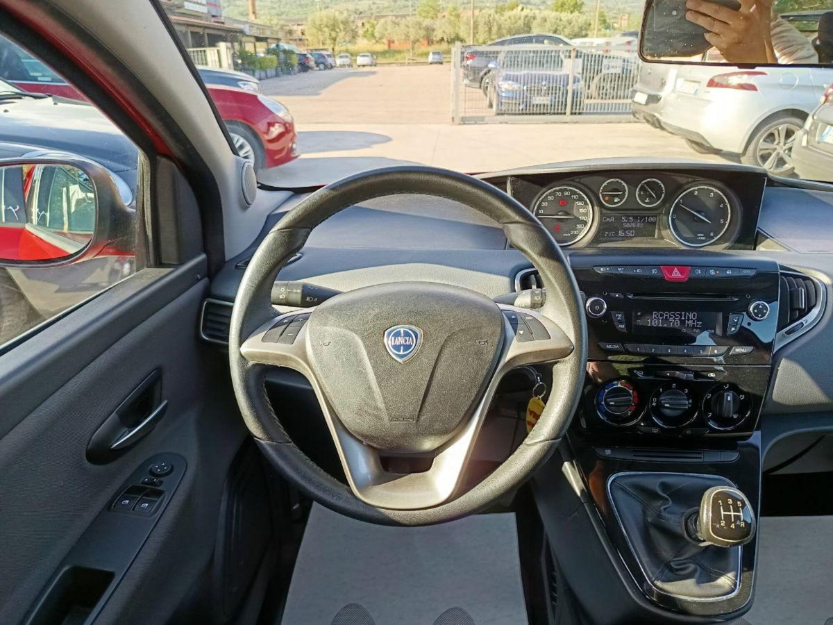 Lancia Ypsilon 1.3 MJT 16V 95 CV 5 porte S&S Platinum (14)