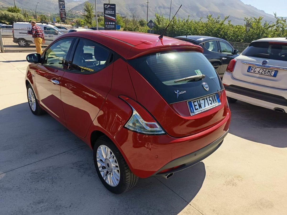 Lancia Ypsilon 1.3 MJT 16V 95 CV 5 porte S&S Platinum (6)
