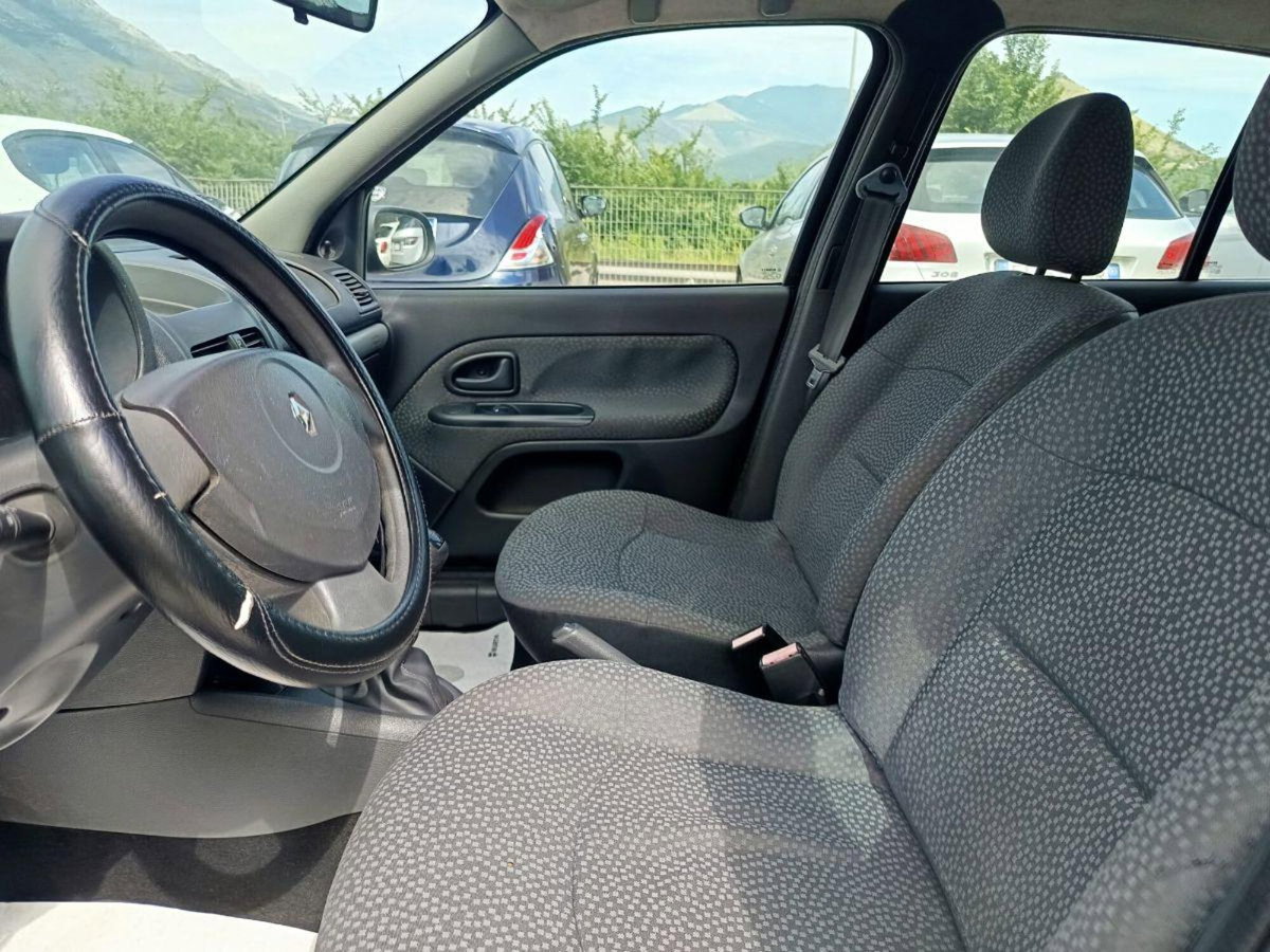 Renault Clio 1.2 16V 5 porte GPL Dynamique (10)