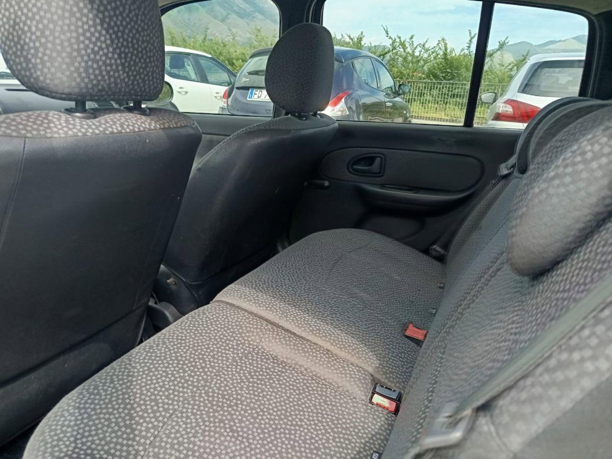 Renault Clio 1.2 16V 5 porte GPL Dynamique (13)