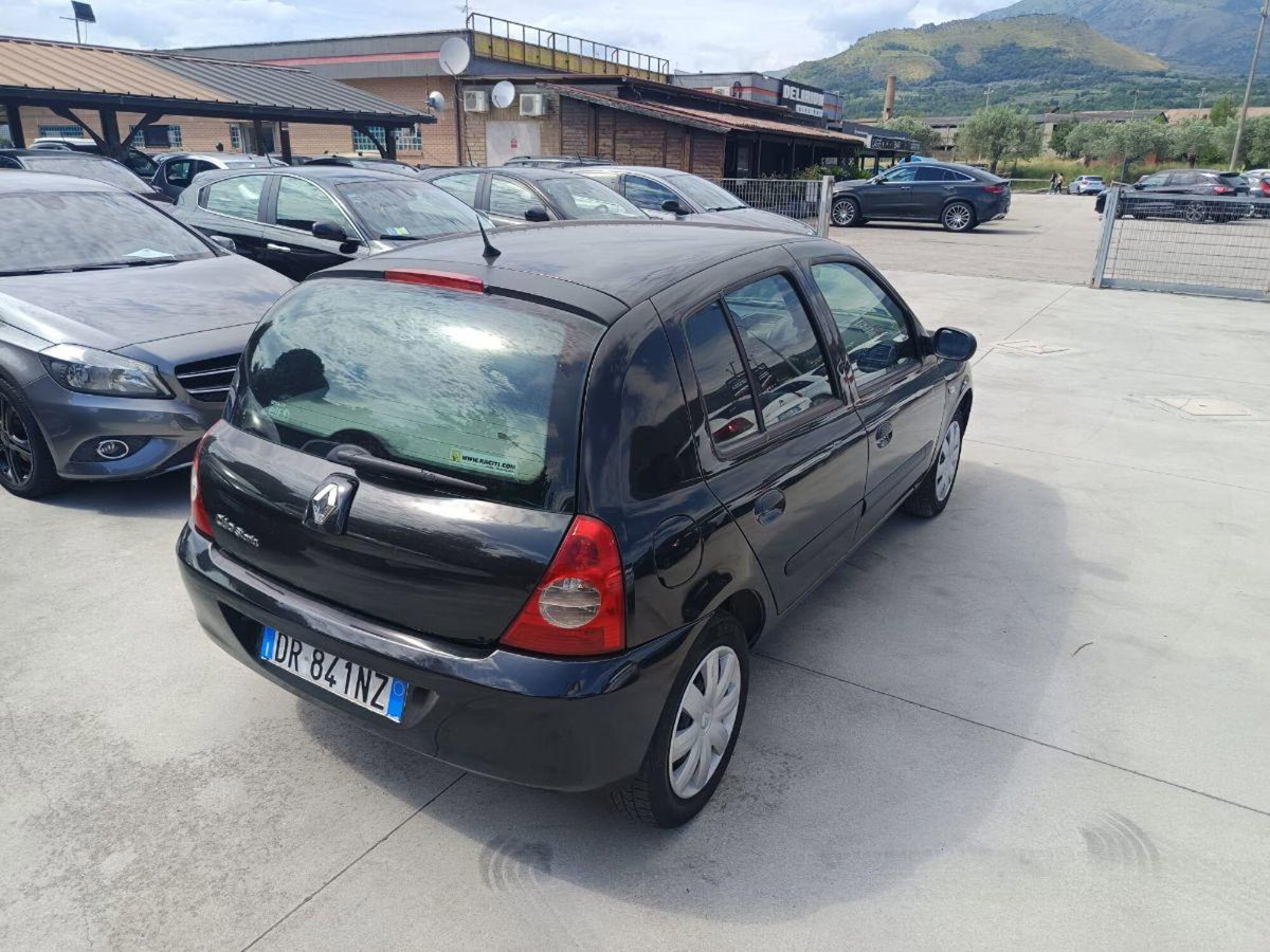Renault Clio 1.2 16V 5 porte GPL Dynamique (7)