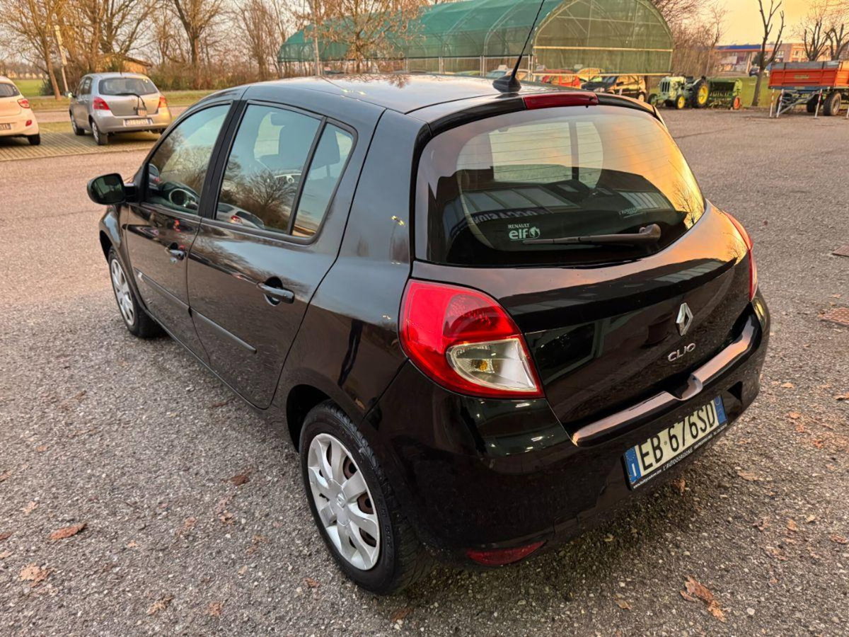Renault Clio 1.2 16V 5 porte GPL Dynamique (4)