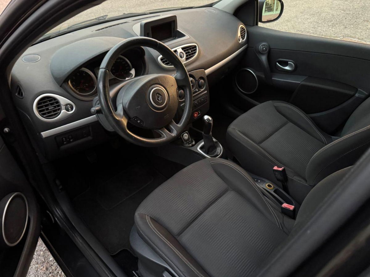 Renault Clio 1.2 16V 5 porte GPL Dynamique (8)