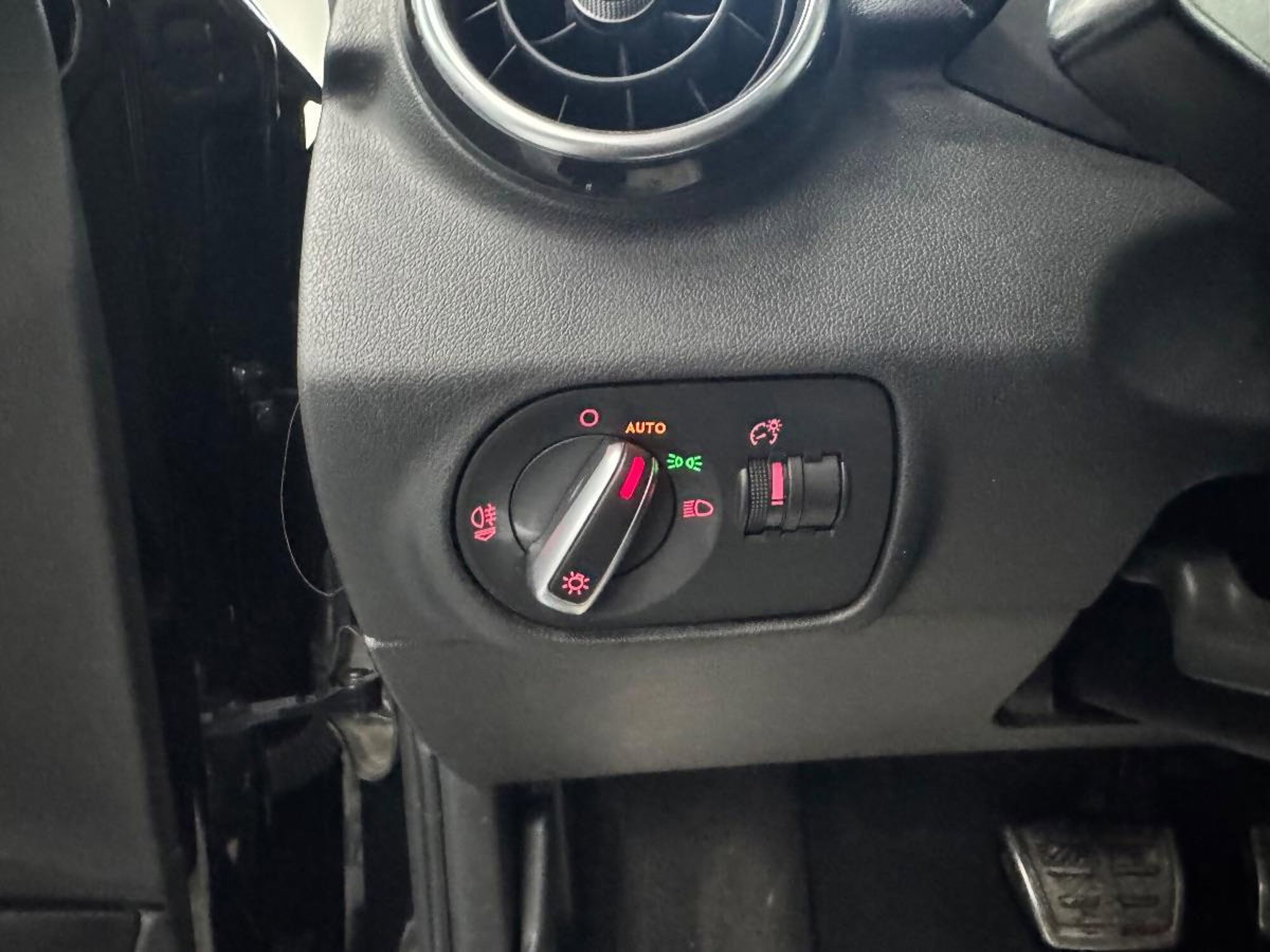 Audi A1 Sportback 1.4 TDI ultra S tronic Sport (16)
