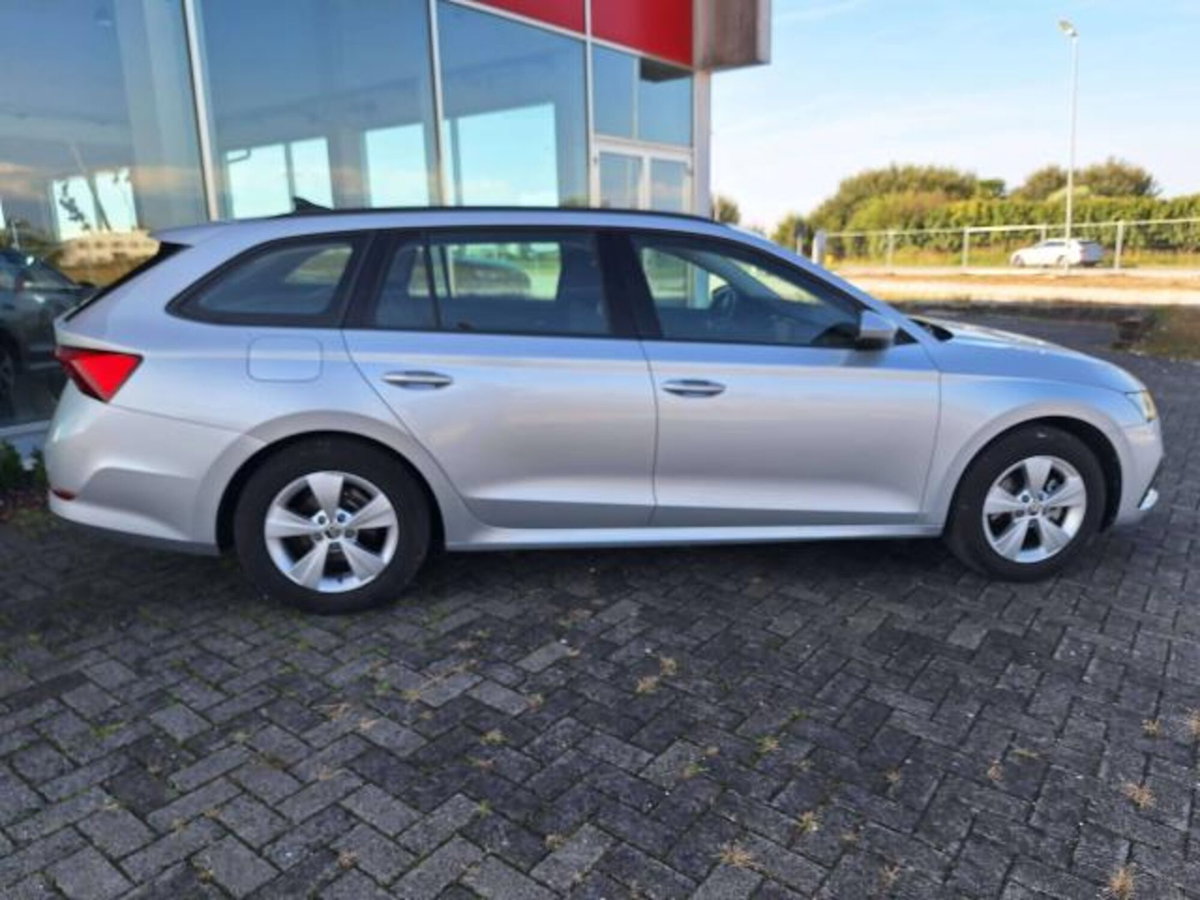 Skoda Octavia 1.5 G-TEC DSG Executive (6)