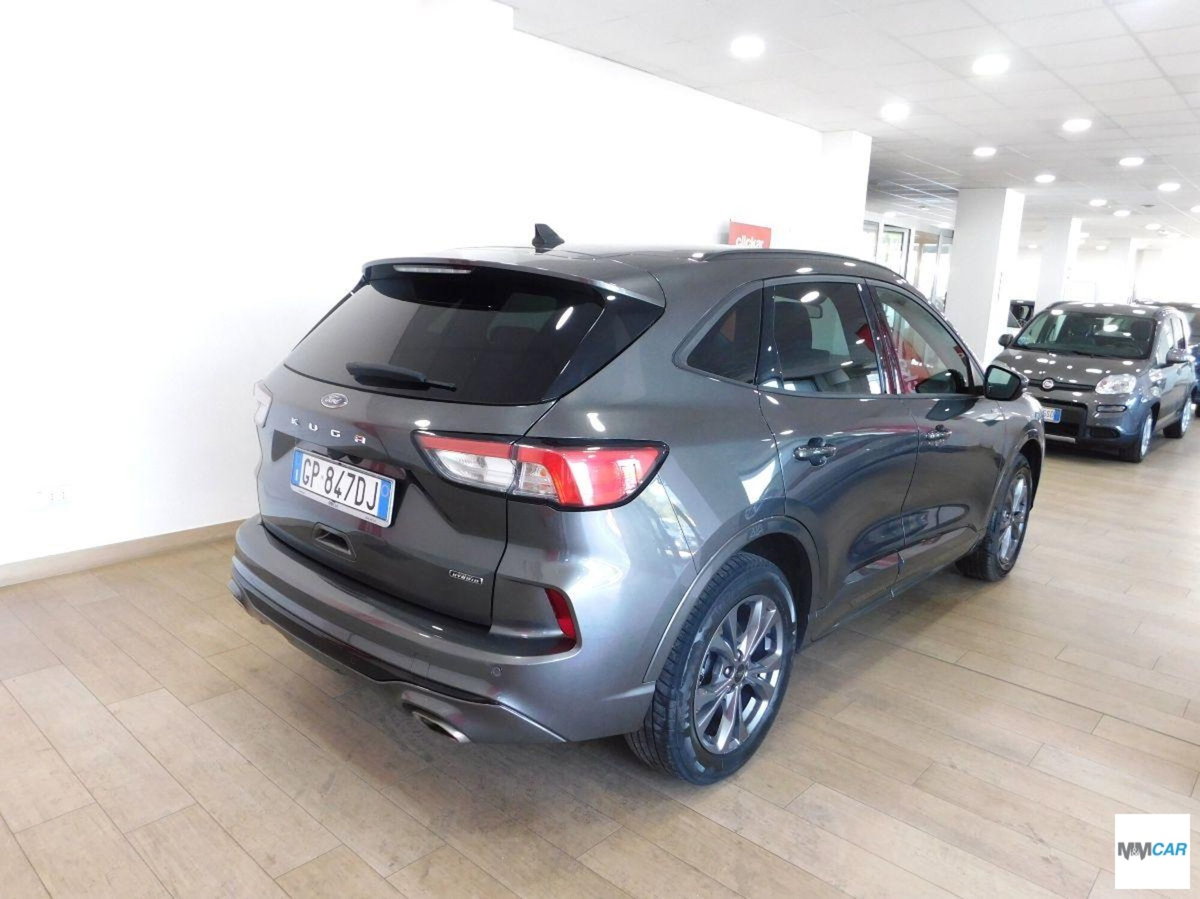 Ford Kuga 2.5 Plug In Hybrid 225 CV CVT 2WD ST-Line (3)