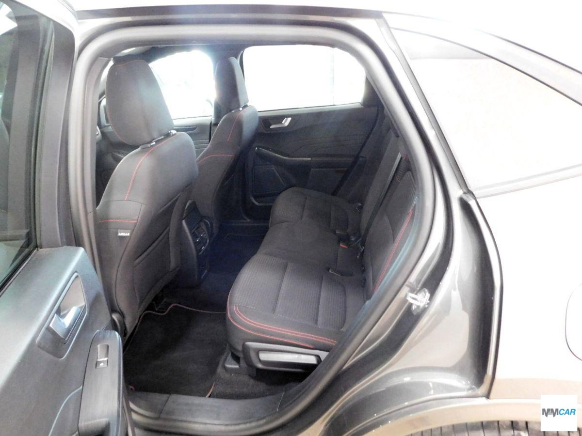 Ford Kuga 2.5 Plug In Hybrid 225 CV CVT 2WD ST-Line (8)