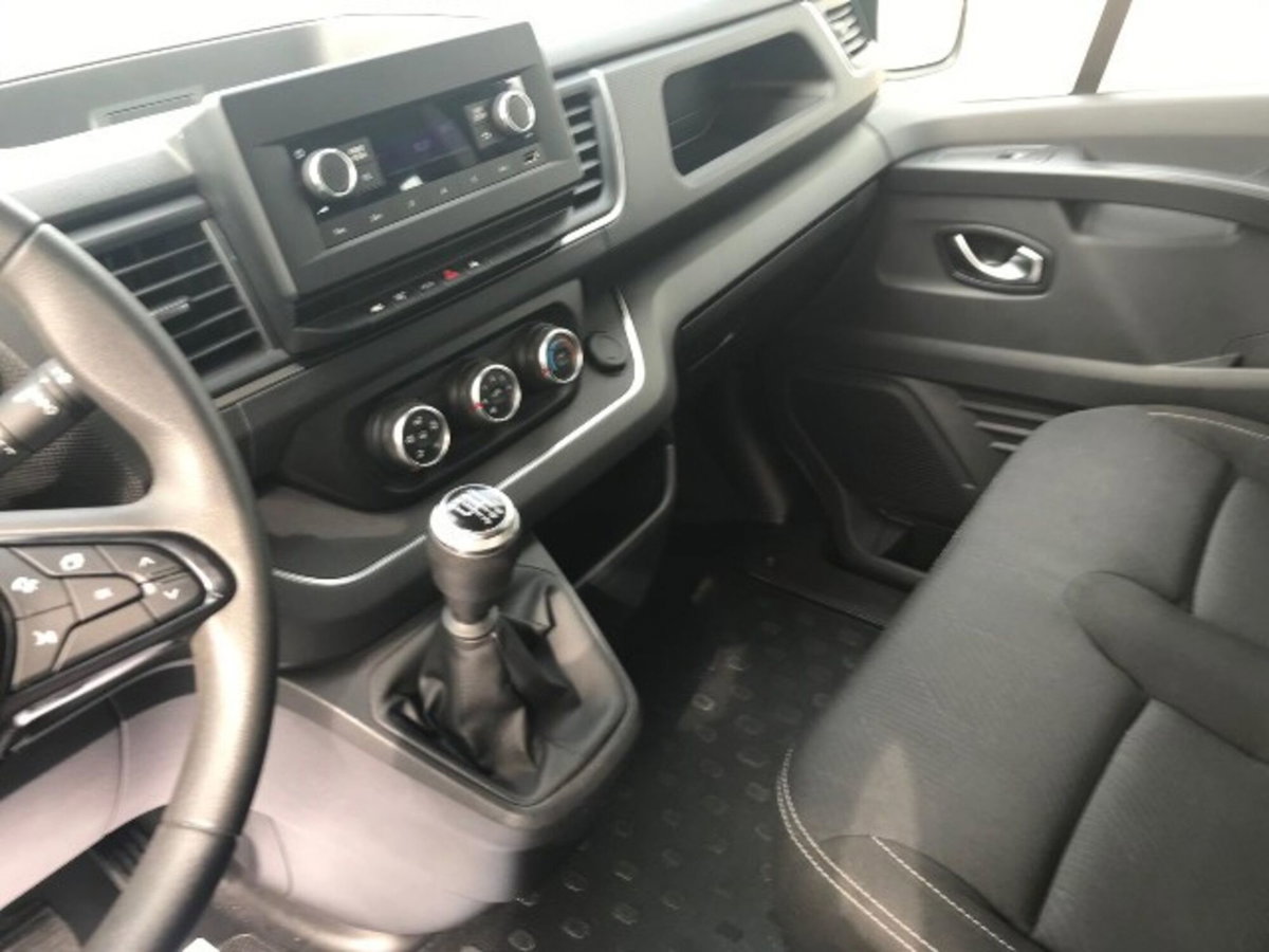 Nissan Primastar bus 2.0 dci 110cv S&S L1H1 Tekna 9p.ti (11)