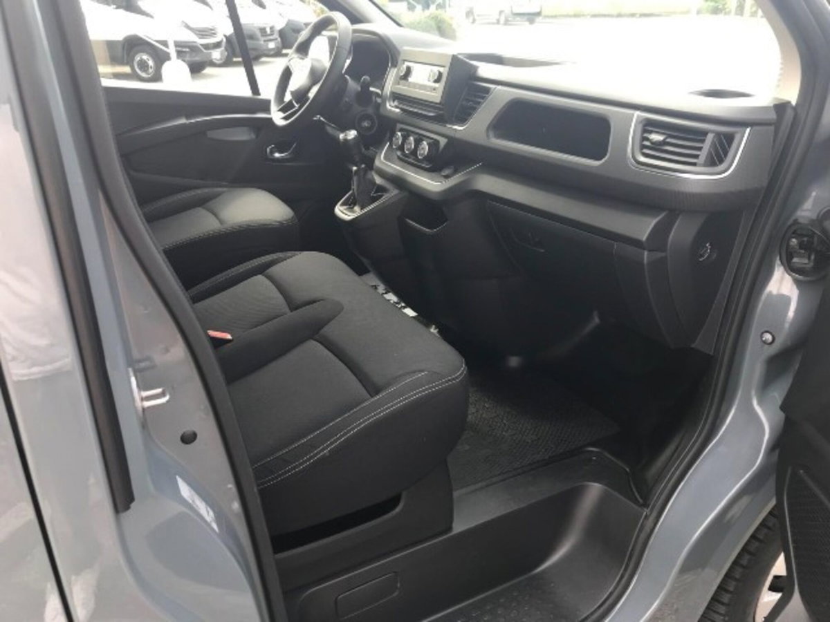 Nissan Primastar bus 2.0 dci 110cv S&S L1H1 Tekna 9p.ti (12)