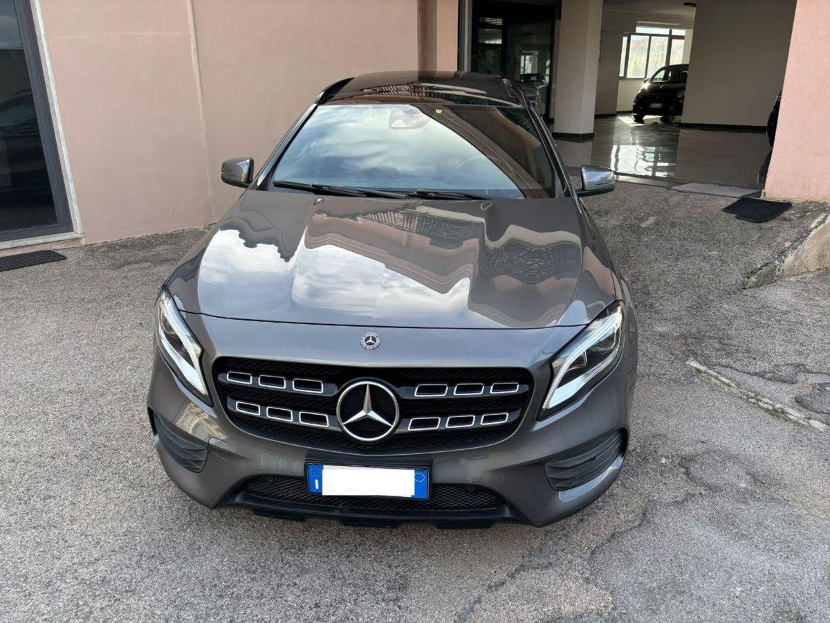 Mercedes-Benz GLA SUV 200 d Automatic 4Matic Premium (18)