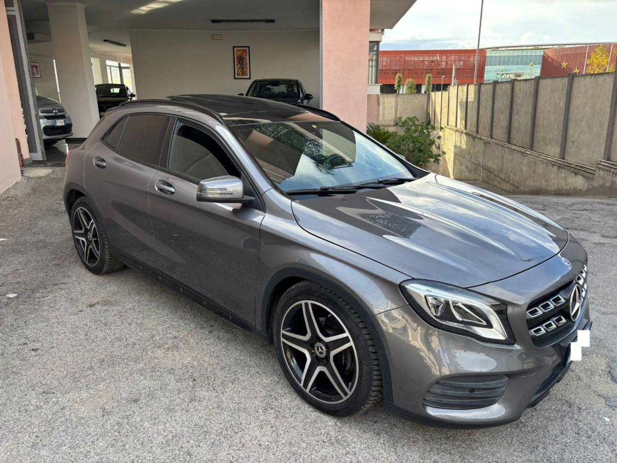 Mercedes-Benz GLA SUV 200 d Automatic 4Matic Premium (2)