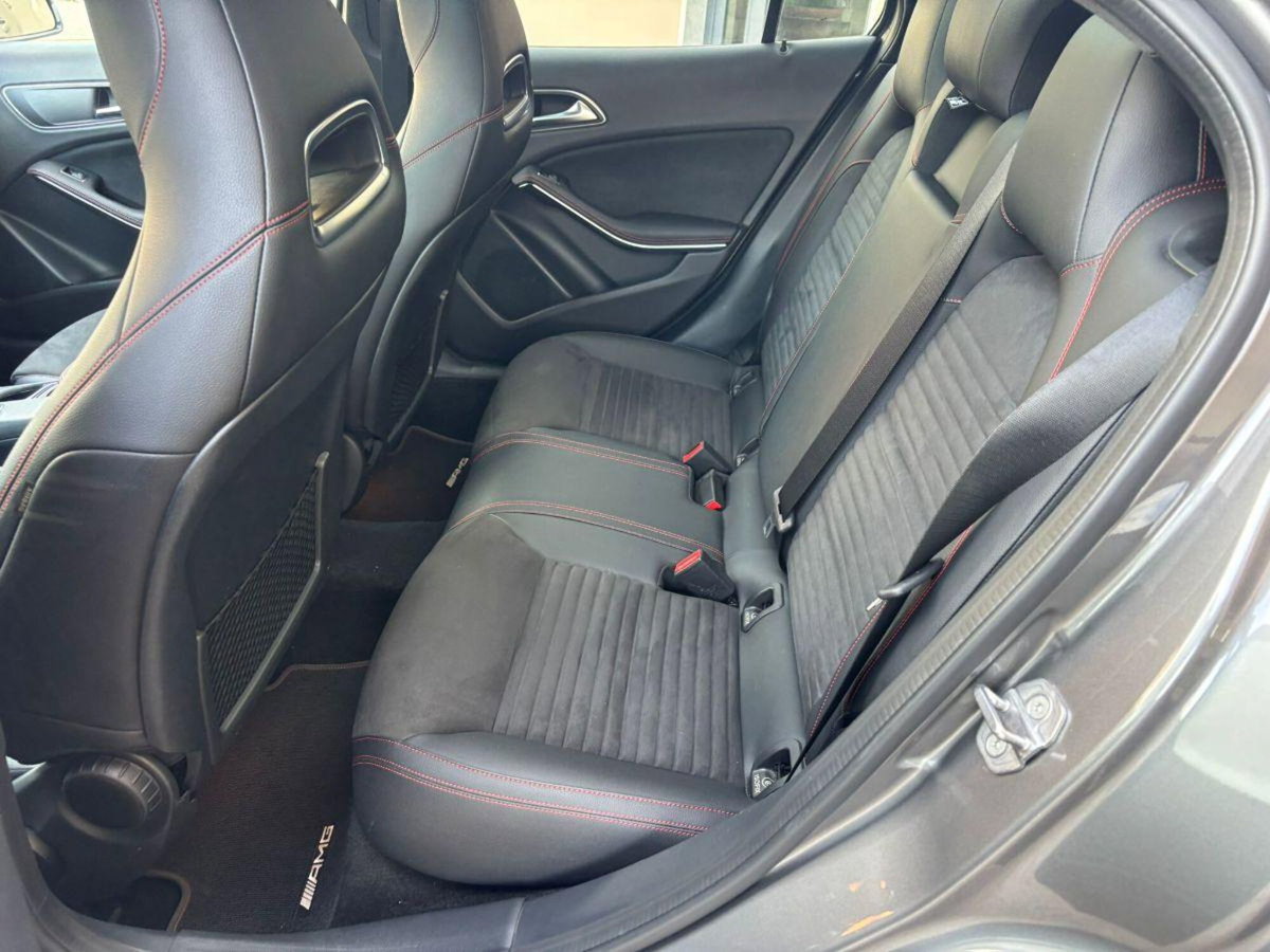 Mercedes-Benz GLA SUV 200 d Automatic 4Matic Premium (7)