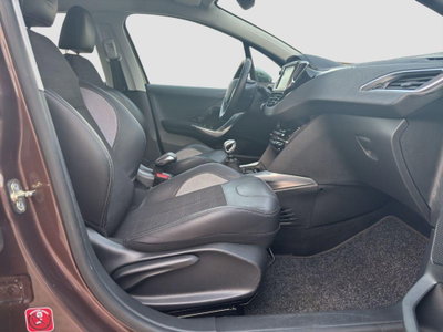 Peugeot 2008 e-HDi 115 CV Stop&Start Allure (11)