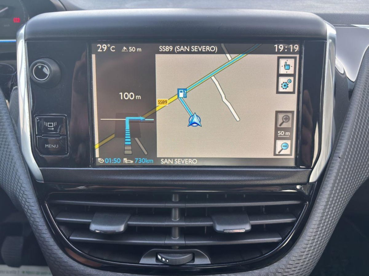 Peugeot 2008 e-HDi 115 CV Stop&Start Allure (15)