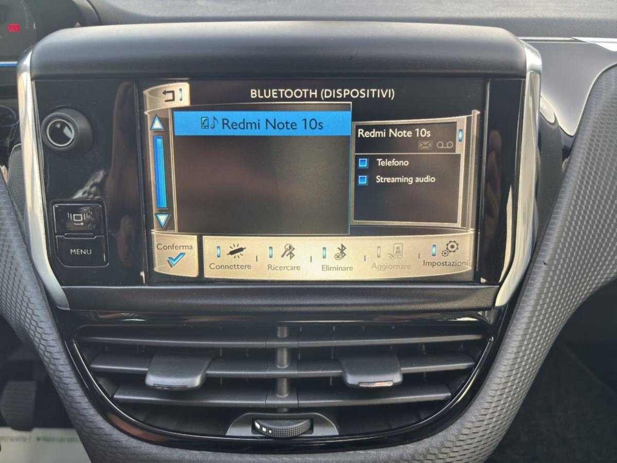 Peugeot 2008 e-HDi 115 CV Stop&Start Allure (16)