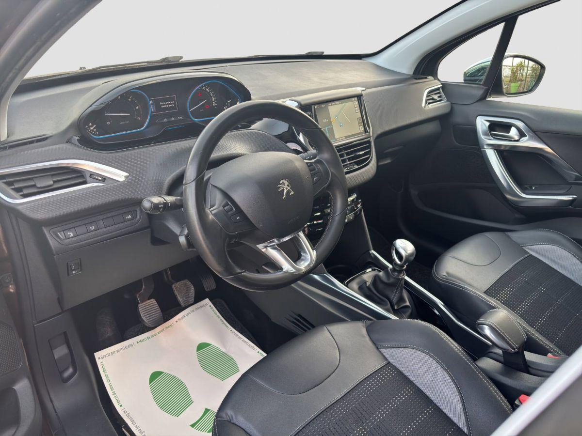 Peugeot 2008 e-HDi 115 CV Stop&Start Allure (9)