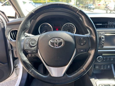 Toyota Auris Station Wagon 1.D-4D Lounge (13)