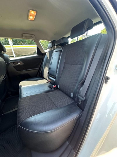 Toyota Auris Station Wagon 1.D-4D Lounge (17)