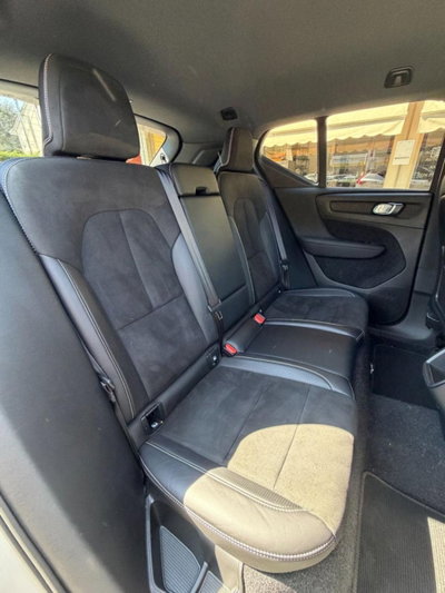 Volvo XC40 D4 AWD Geartronic R-design (19)