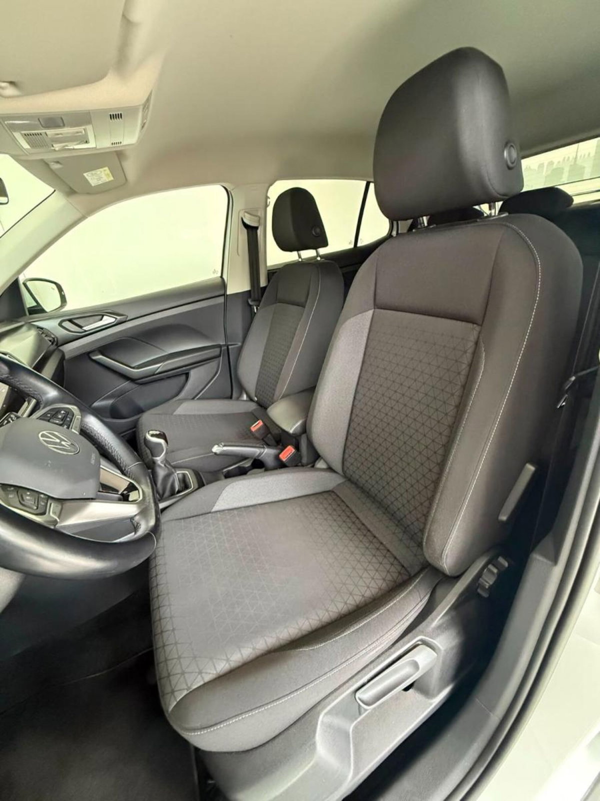 Volkswagen T-Cross 1.0 TSI Sport (13)