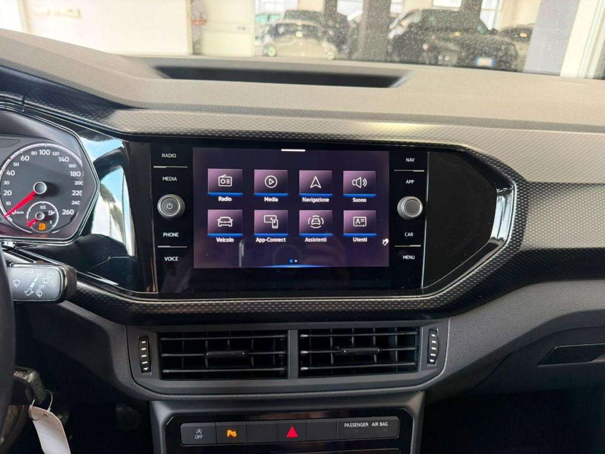 Volkswagen T-Cross 1.0 TSI Sport (17)