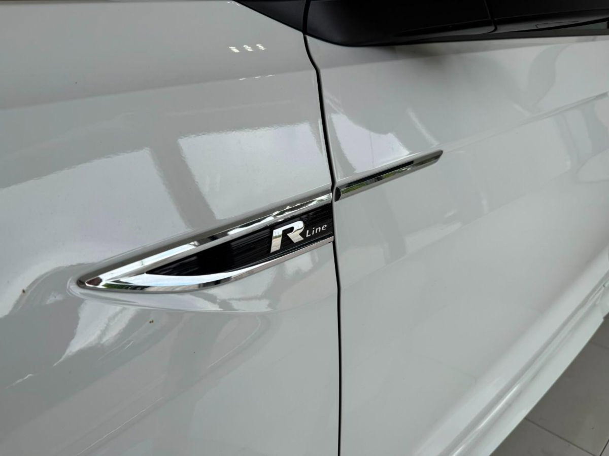 Volkswagen T-Cross 1.0 TSI Sport (2)