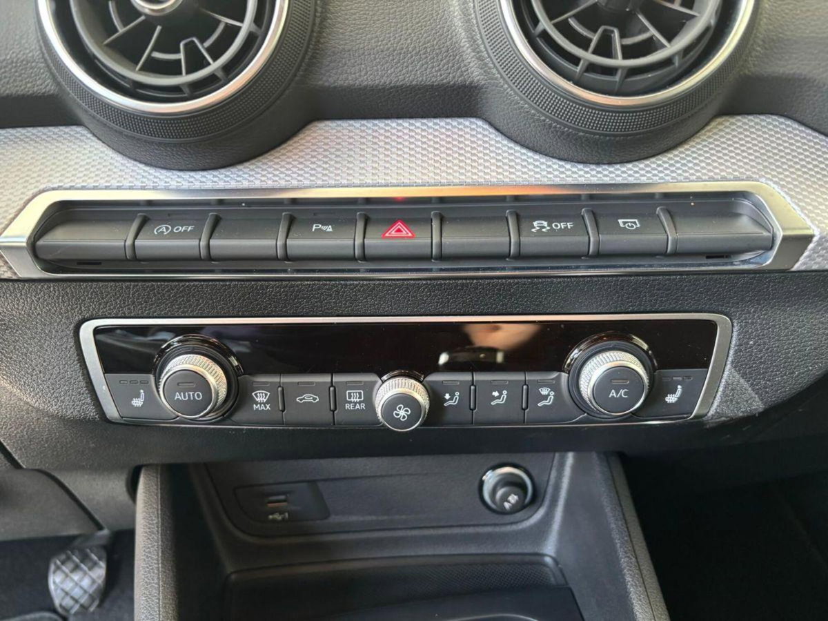 Audi Q2 Q2 30 TFSI Business (16)