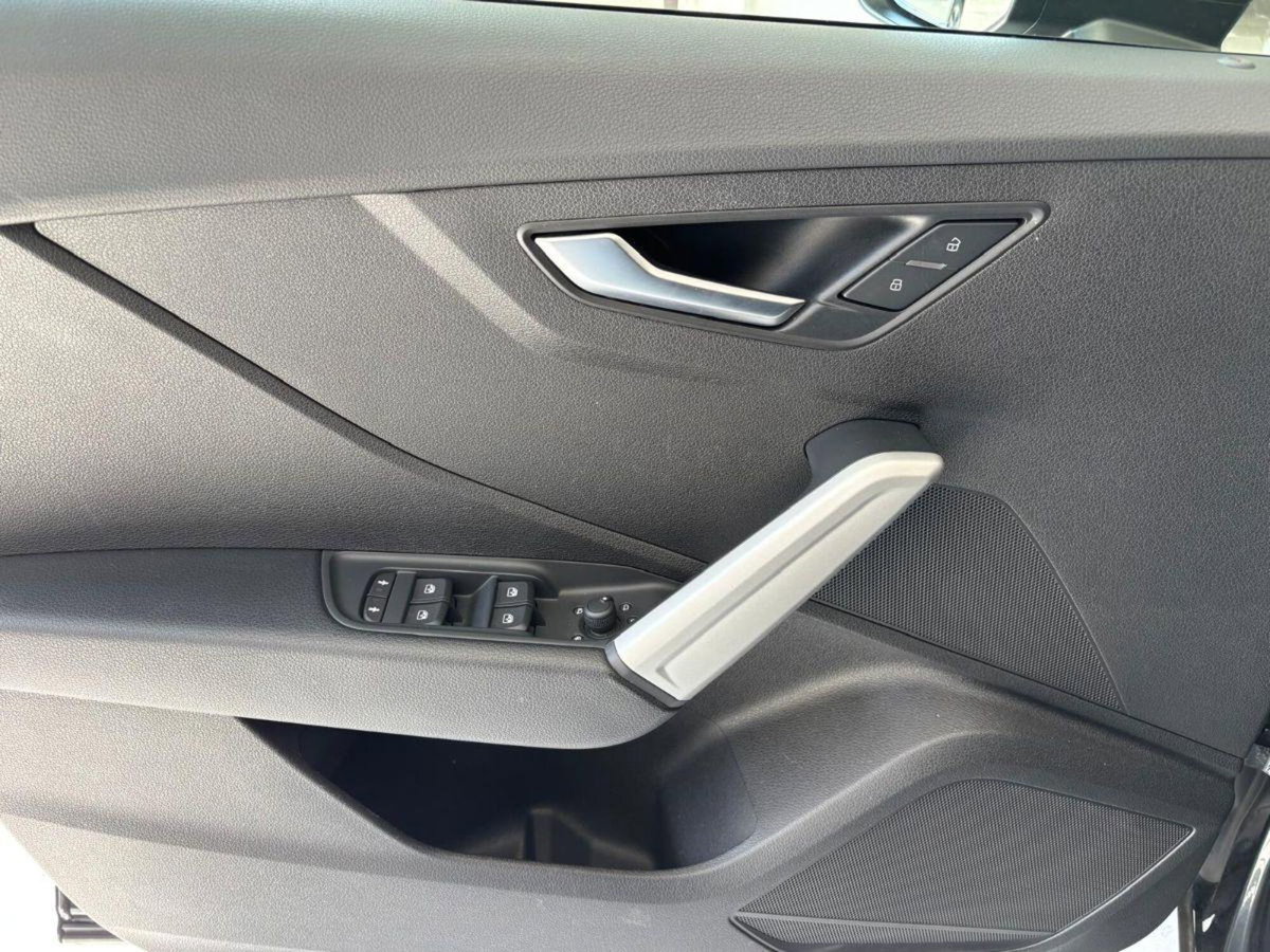 Audi Q2 Q2 30 TFSI Business (9)