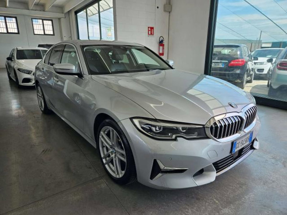 BMW Serie 3 330i Luxury