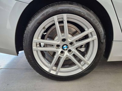 BMW Serie 3 330i Luxury (15)