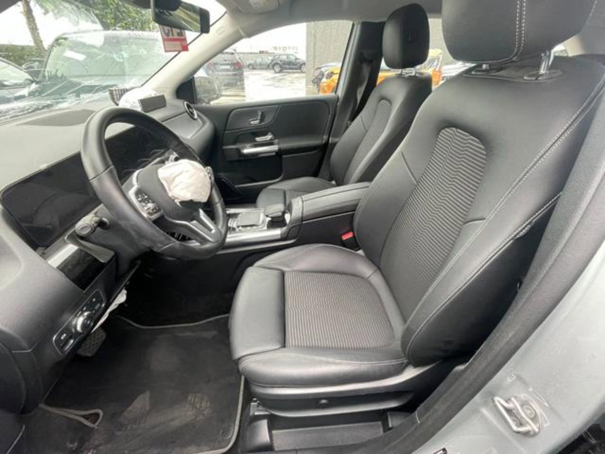 Mercedes-Benz Classe B 180 Sport (10)