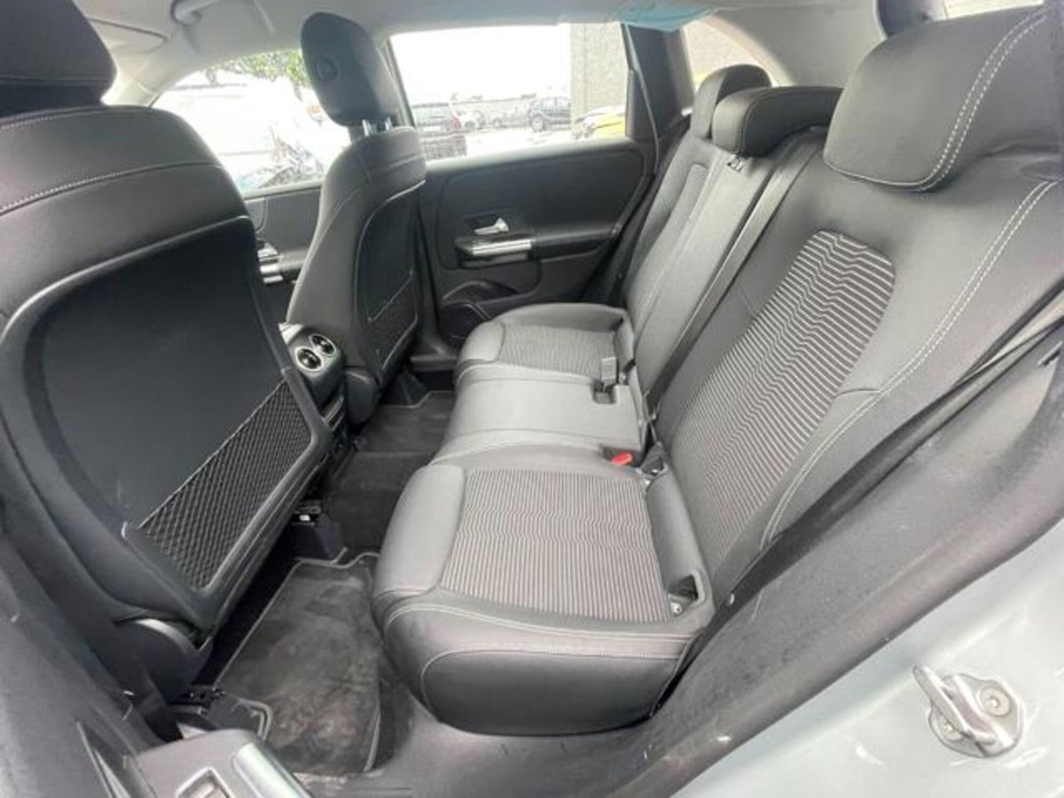Mercedes-Benz Classe B 180 Sport (11)