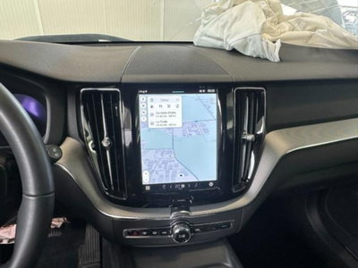 Volvo XC60 B4 (d) AWD automatico Plus Dark (18)