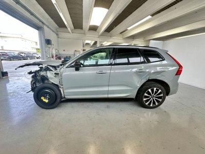 Volvo XC60 B4 (d) AWD automatico Plus Dark (4)