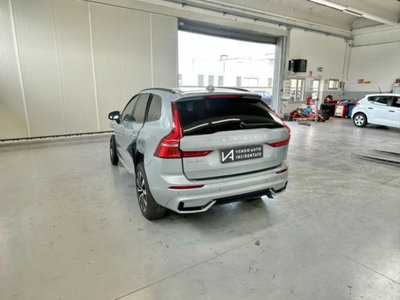 Volvo XC60 B4 (d) AWD automatico Plus Dark (5)