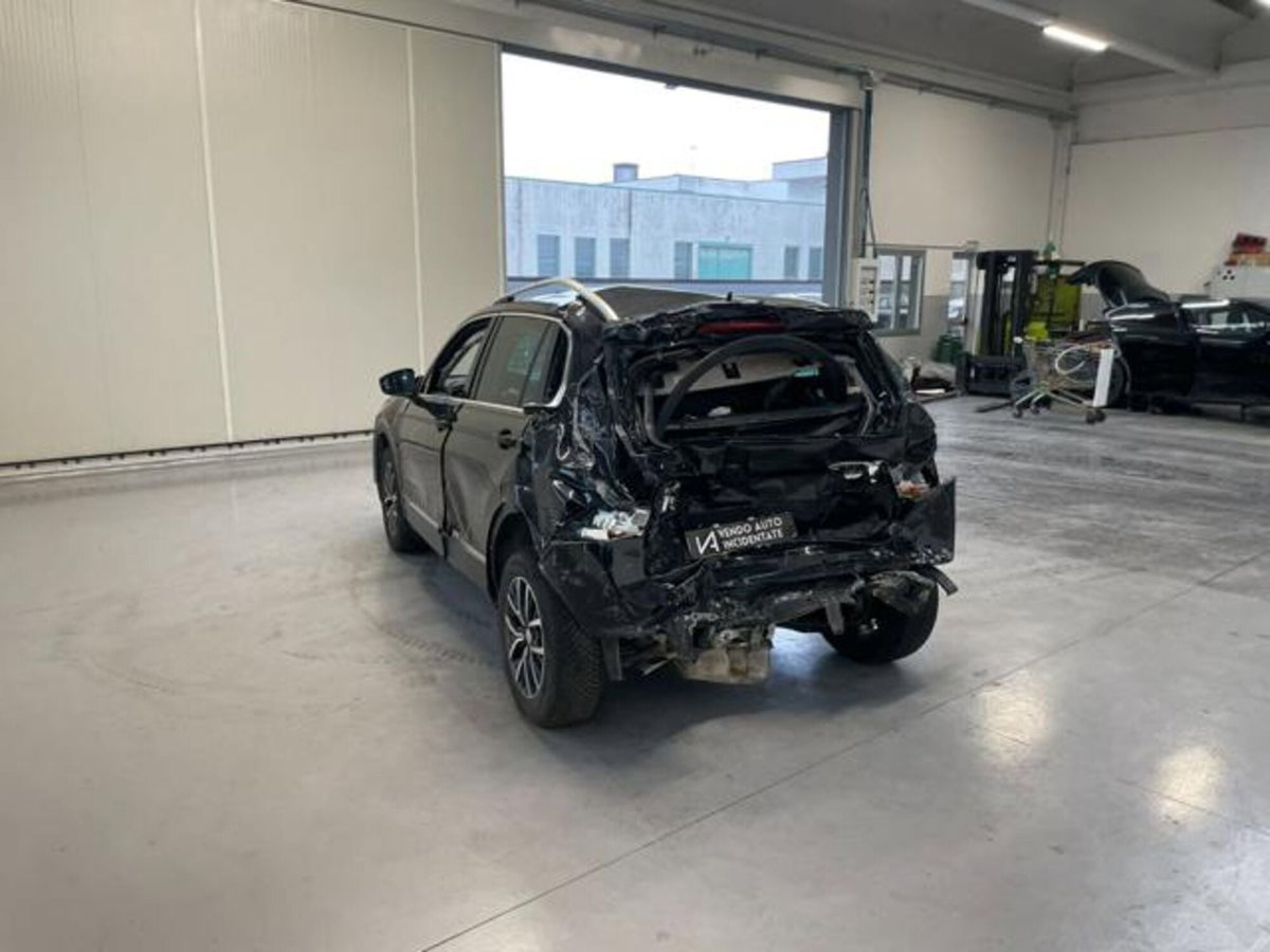 Volkswagen Tiguan 1.6 TDI SCR Business BlueMotion Technology (5)