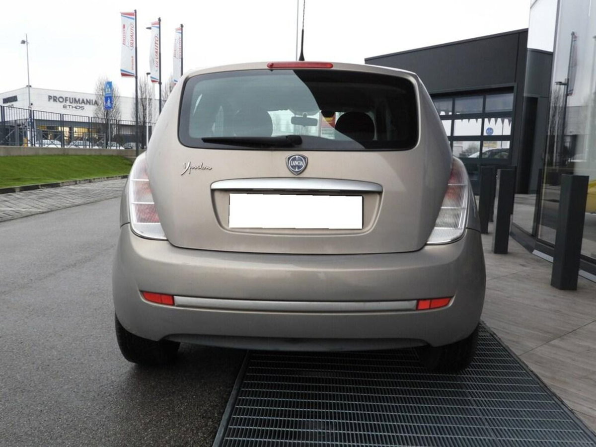 Lancia Ypsilon 1.4 New Oro Ecochic GPL (5)