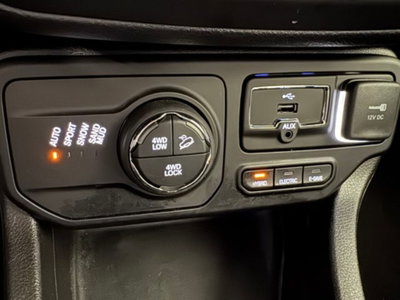 Jeep Renegade 1.3 T4 190CV PHEV 4xe AT6 Limited (16)