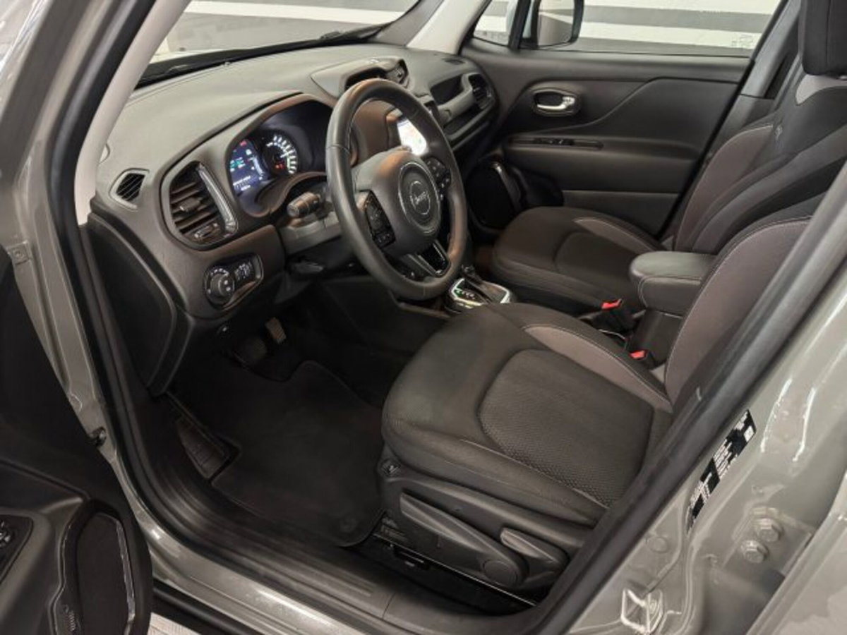 Jeep Renegade 1.3 T4 190CV PHEV 4xe AT6 Limited (8)