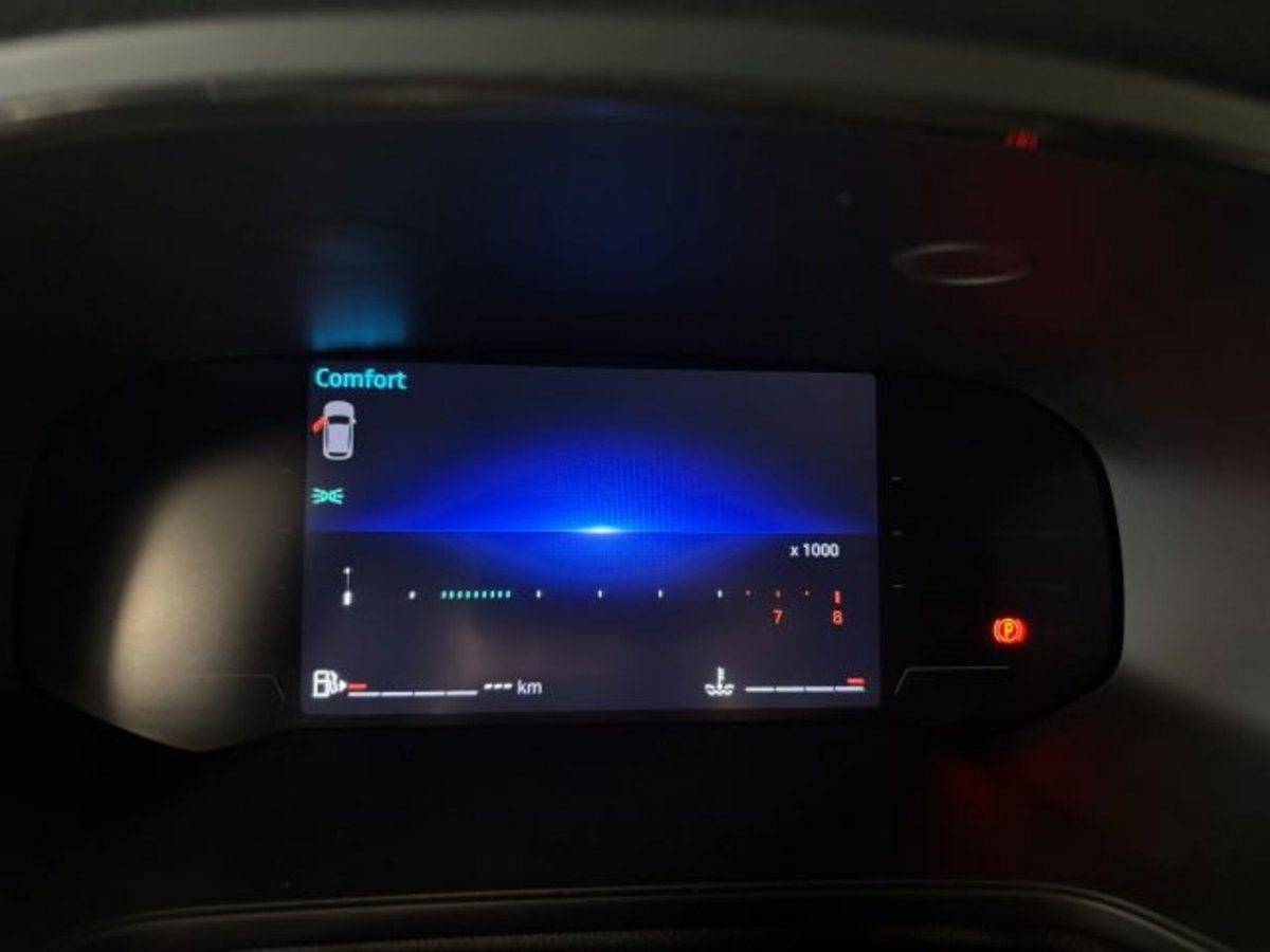 Renault Captur 1.0 tce Techno 90cv (17)