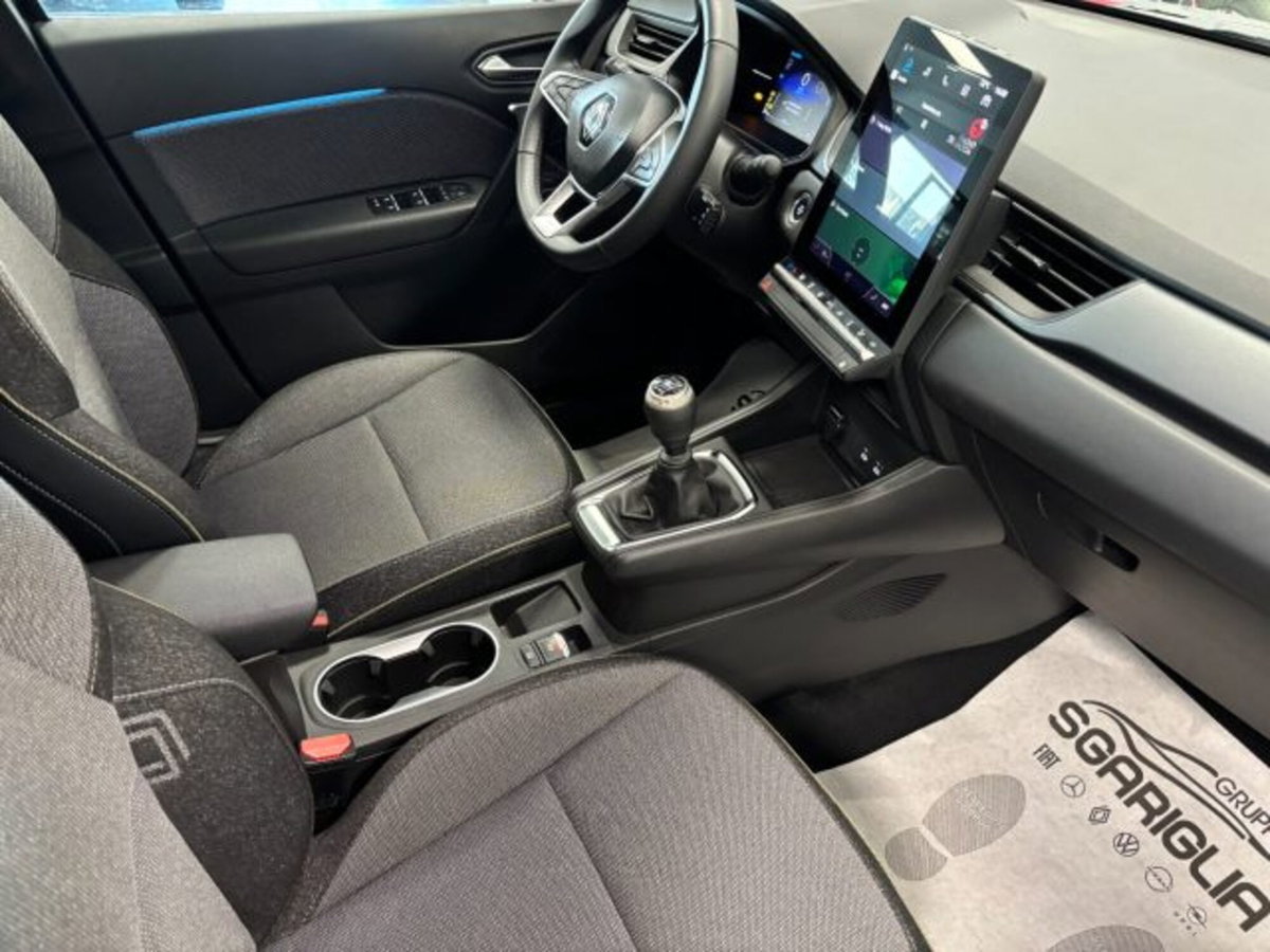 Renault Captur 1.0 tce Techno 90cv (9)