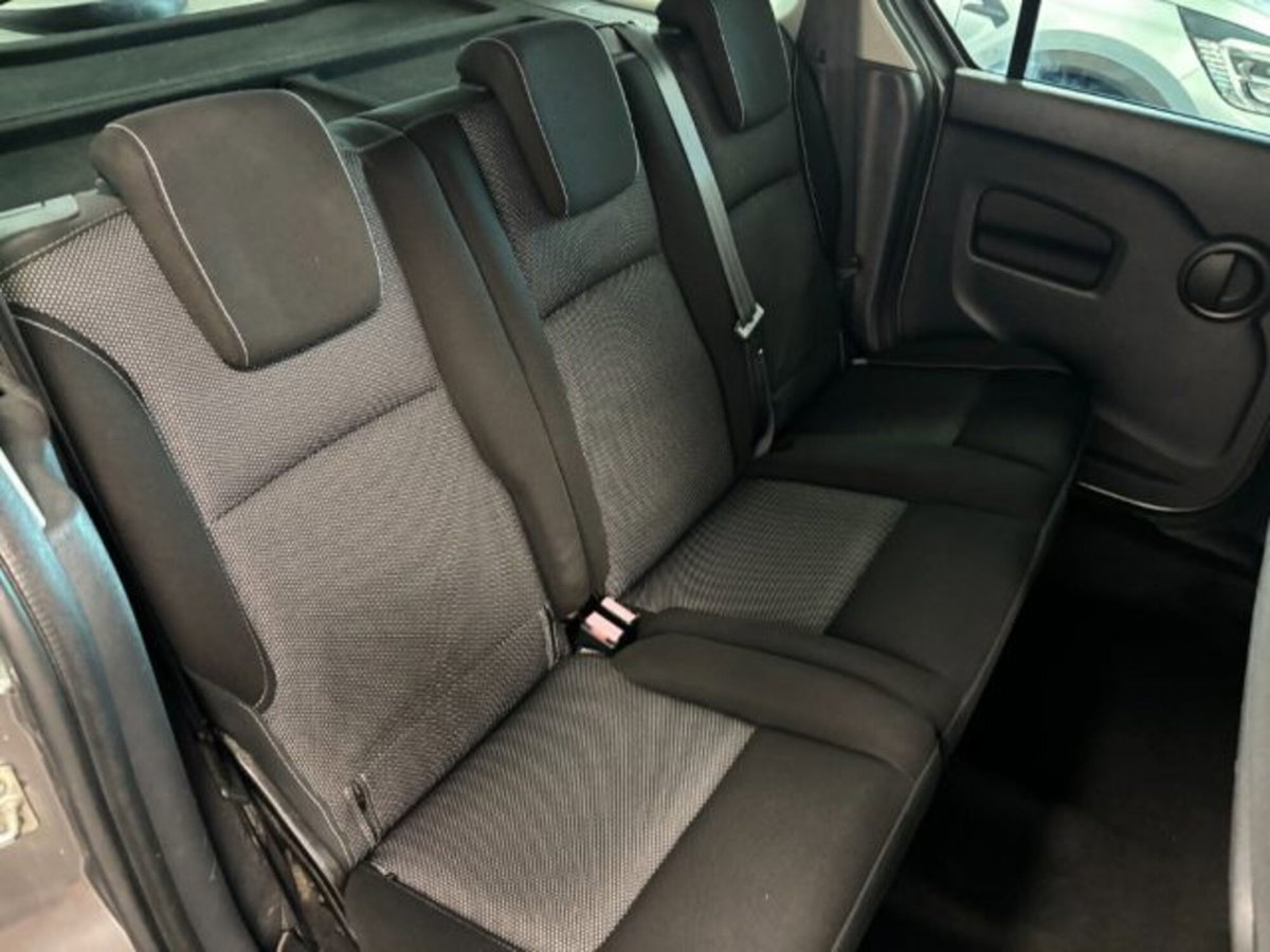 Renault Kangoo 1.5 dCi 90CV 5 porte Live (12)